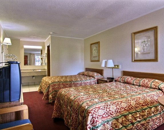hotel-econo-lodge-wooster-023